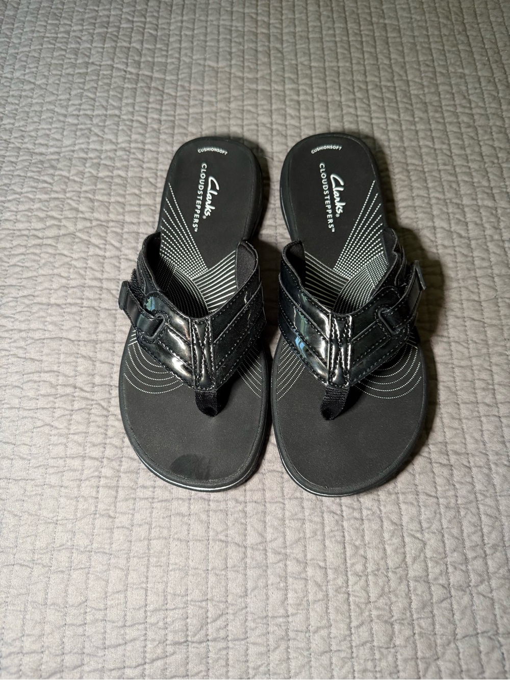 Clarks Black Patent Thong Sandals with Cushioned Footbed